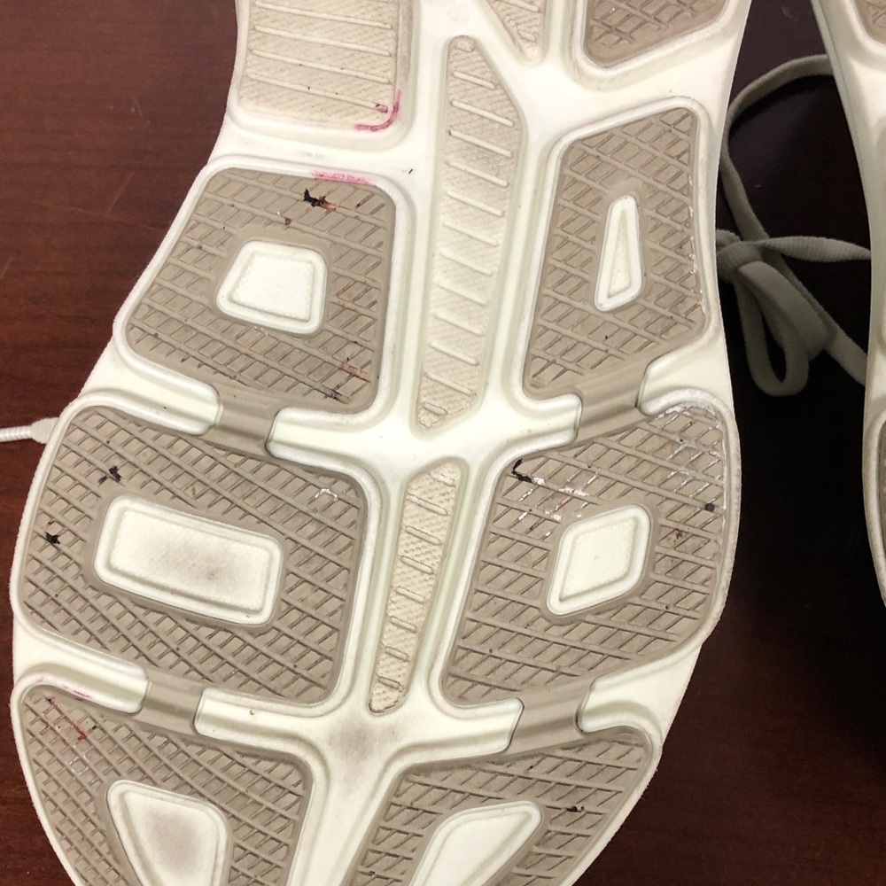 Hoka Bondi 9 sneakers sz 9.5B - Picture 7 of 9